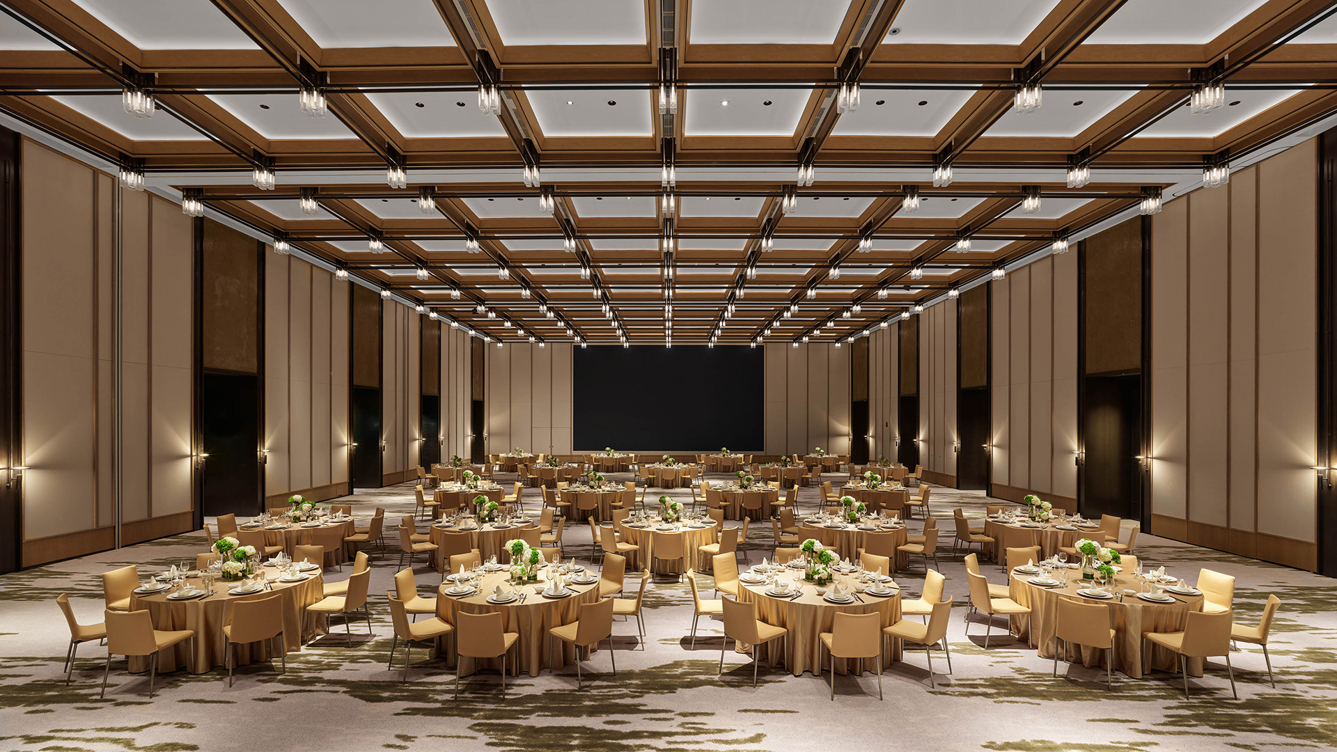 SongshanLakeBallroom-RoundTable